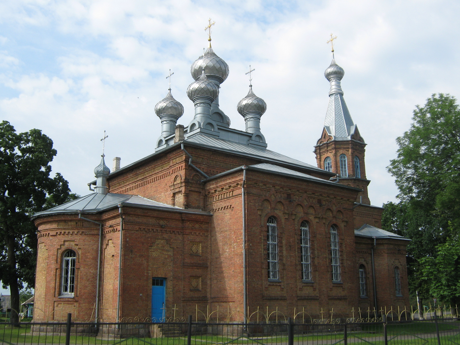 Храм Воздвижения Креста Господня Лунинец